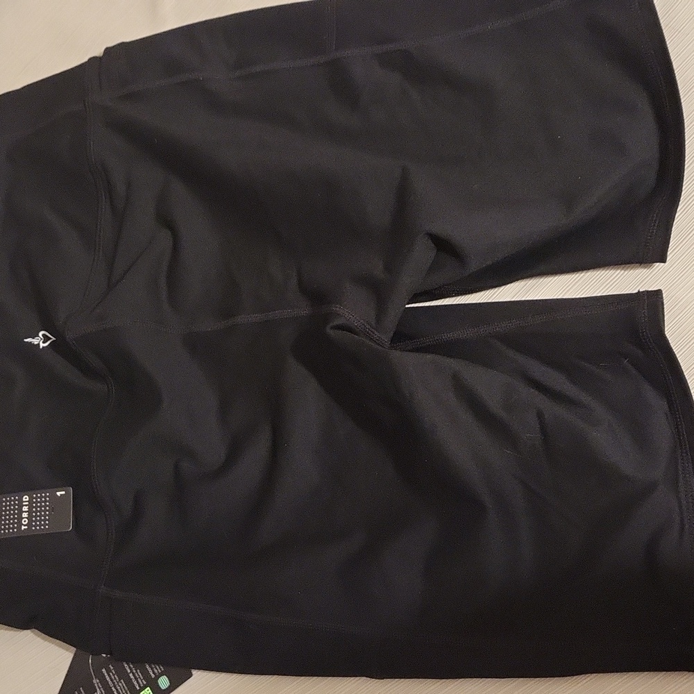 Torrid 1x Women's Sleek Black Bike Shorts. New With Tags - Picture 11 of 13